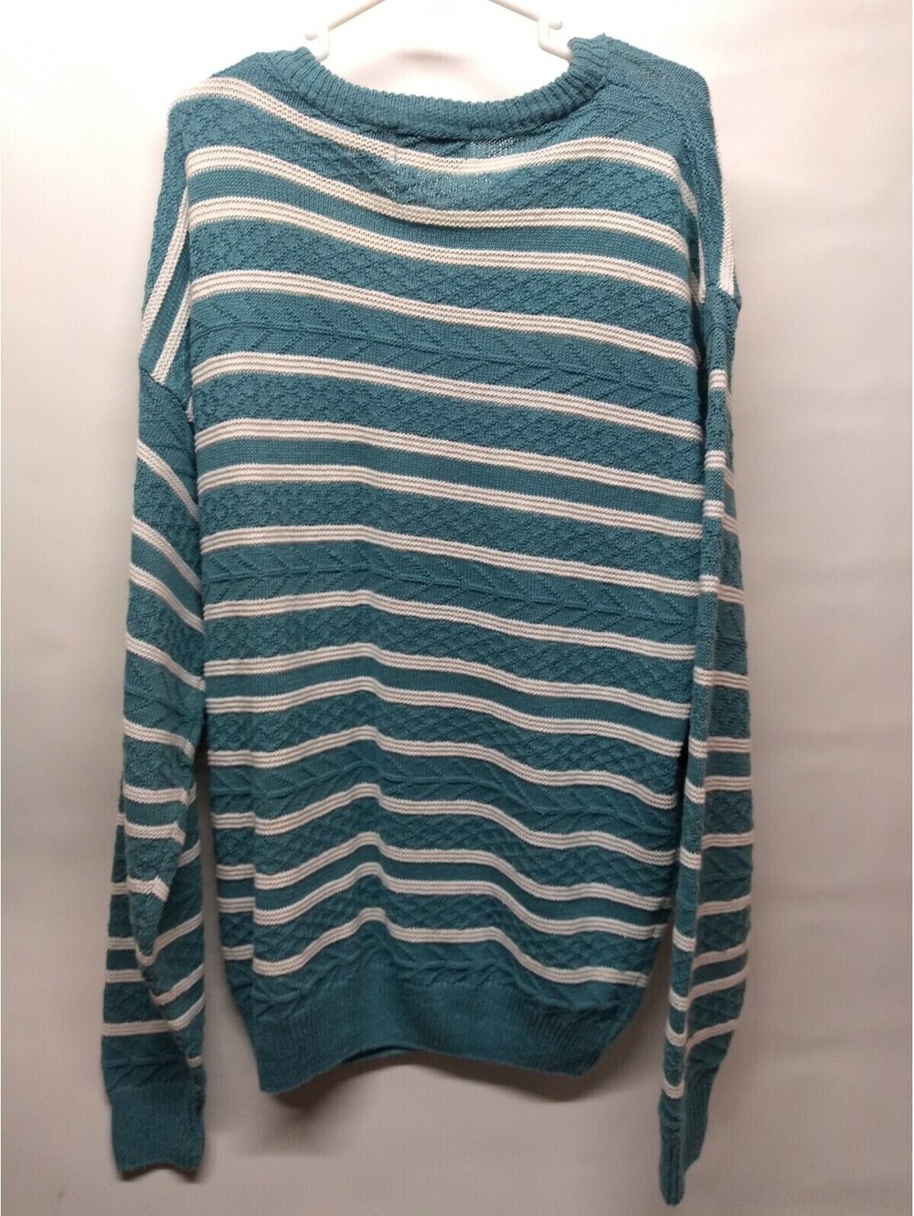 City streets sweater Size Large Men's Sweater 037 A
